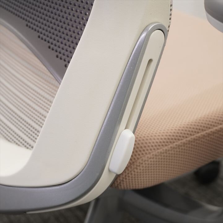 オカムラ コーラル 可動肘 ハイバック ランバー付 ベージュ