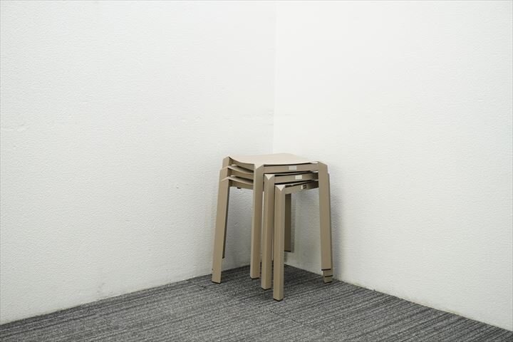 ジゼル KUN トライチューブスツール ベージュ