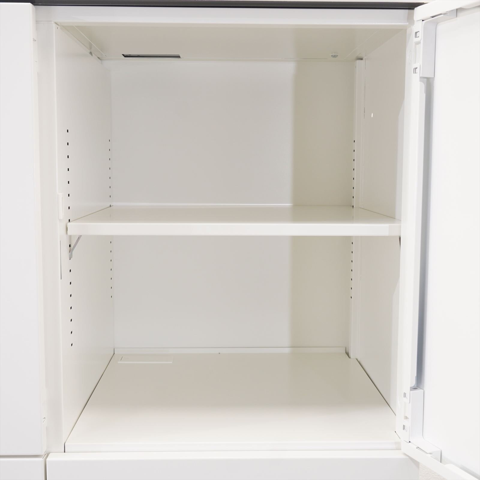 オカムラ ピクスライン ダイヤル式4人用モバイルロッカー W900 D450 H1120 ホワイト