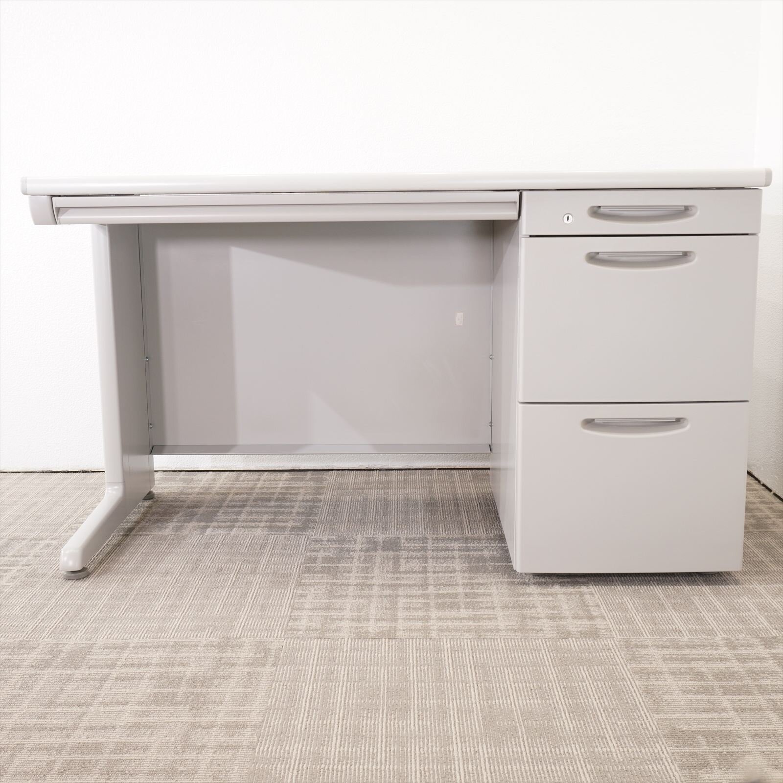 オカムラ SD-V 片袖机 127 A4X2段 特価品