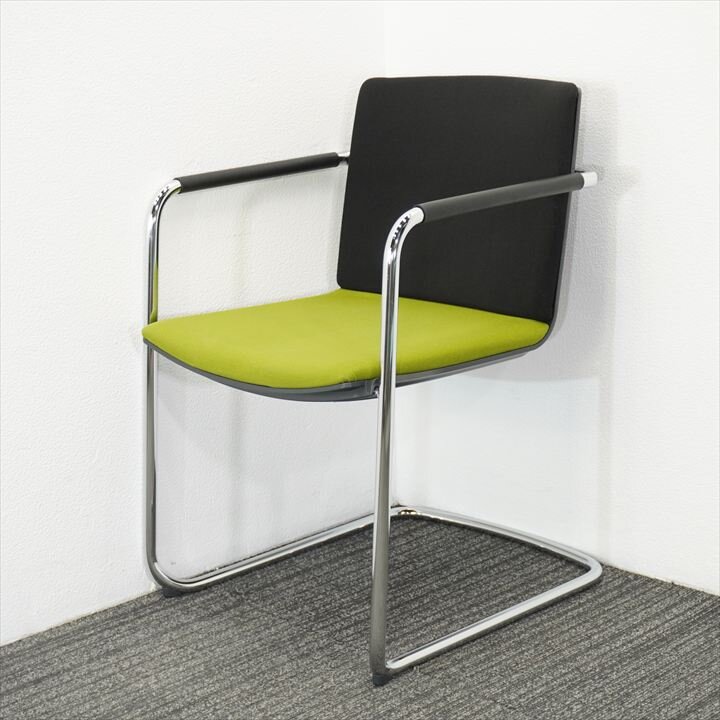 ウィルクハーン 180レンジネオス ミーティングチェアー グリーン/ブラック