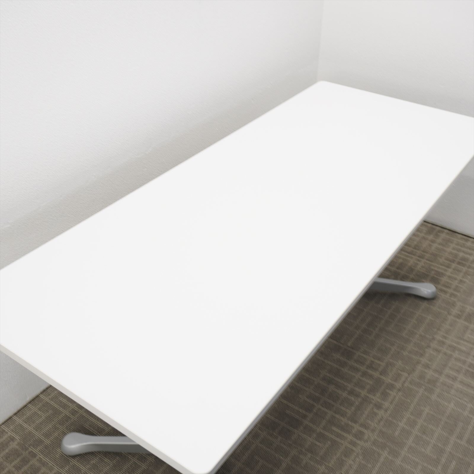 オカムラ アクティアフェロー ミーティングテーブル キャスター脚 1875 ホワイト