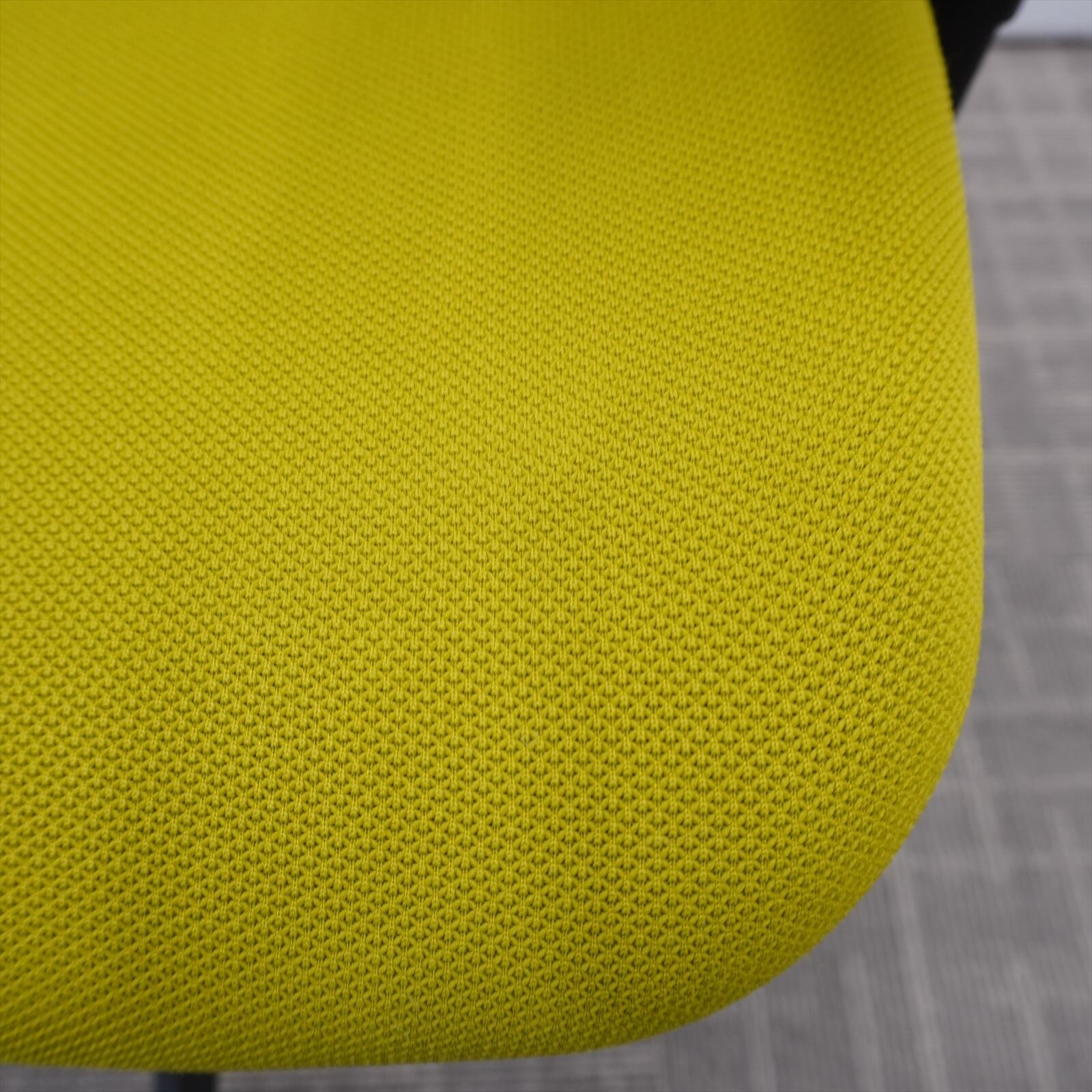 コクヨ デュオラ 可動肘 ハイバック 背クッション グリーン 特価品