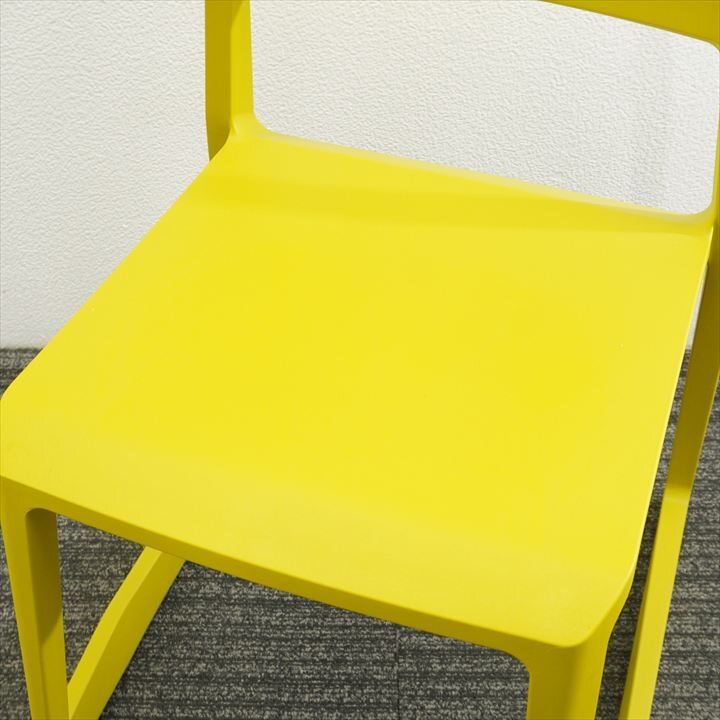 ヴィトラ ティプトン スタッキングチェア マスタード