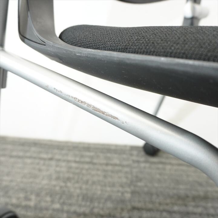 オカムラ グラータ ミーティングチェア 背ヌード ブラック