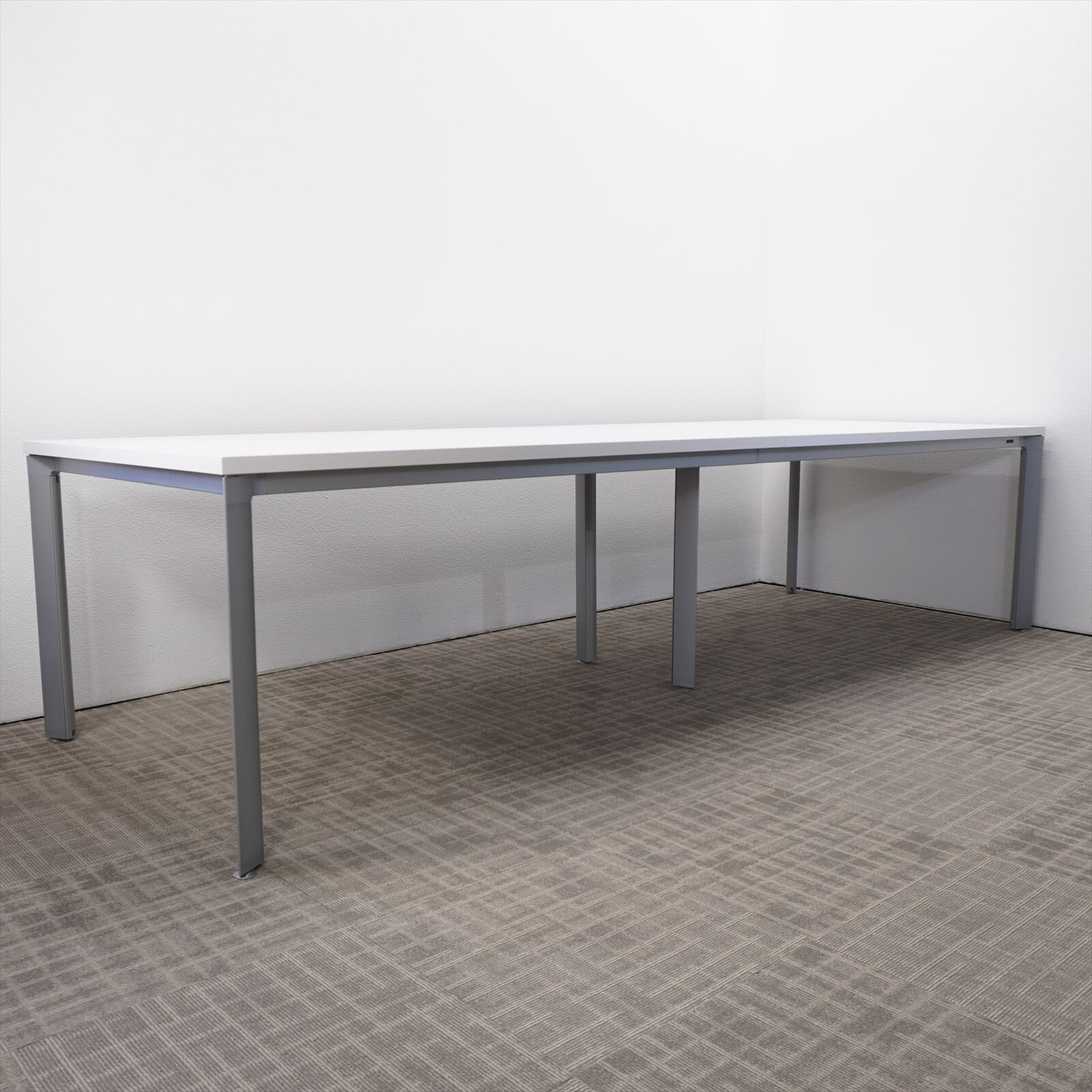 オカムラ　EX-F300　ミーティングテーブル　W3000D1050H720　ホワイト