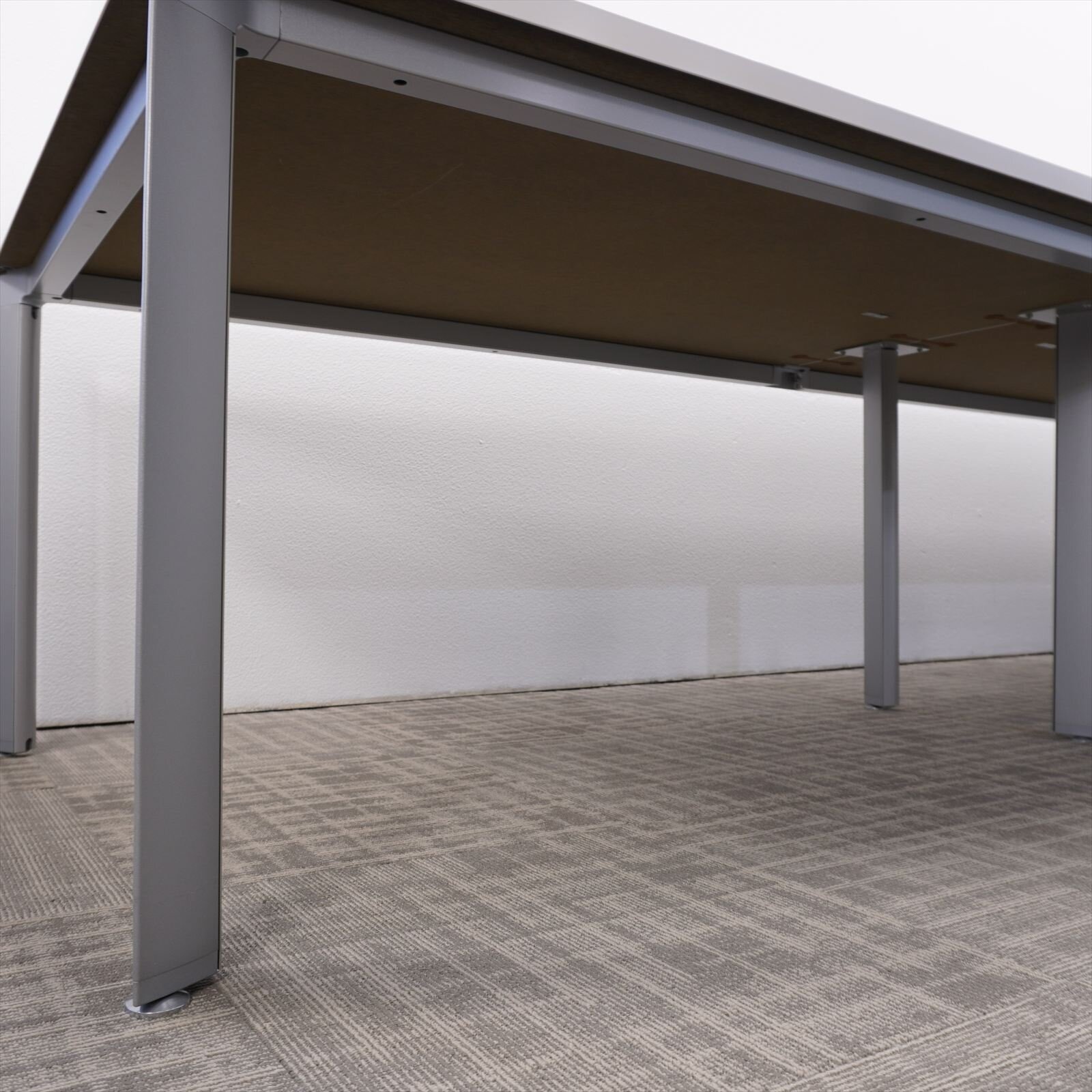 オカムラ　EX-F300　ミーティングテーブル　W3000D1050H720　ホワイト　特価品