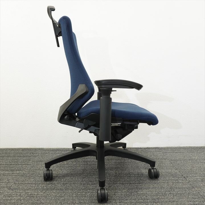 【2018年製】イトーキ エフチェア 可動肘 ハイバック クロスバック ハンガー付 ブラックシェル ネイビーブルー