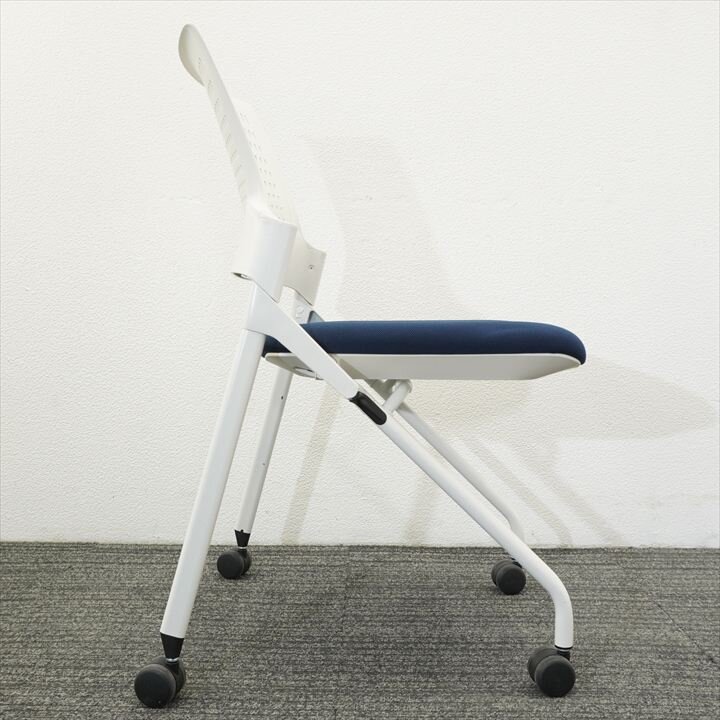 イトーキ モノン ミーティングチェア 樹脂メッシュバック ネイビーブルー