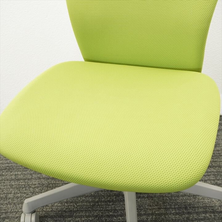 オカムラ スラート 肘無し ライトグリーン ホワイトシェル