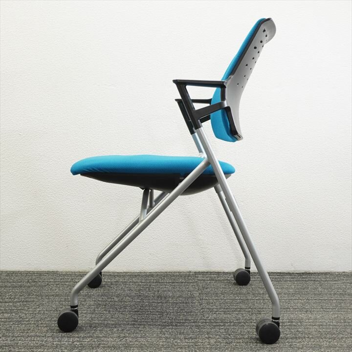 【2018年製】コクヨ ピエガ ミーティングチェア 肘付 シルバー塗装脚 ブルー