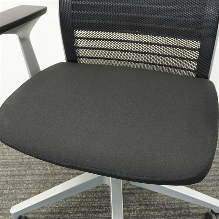 スチールケース ニューシンク 肘付 ブラック