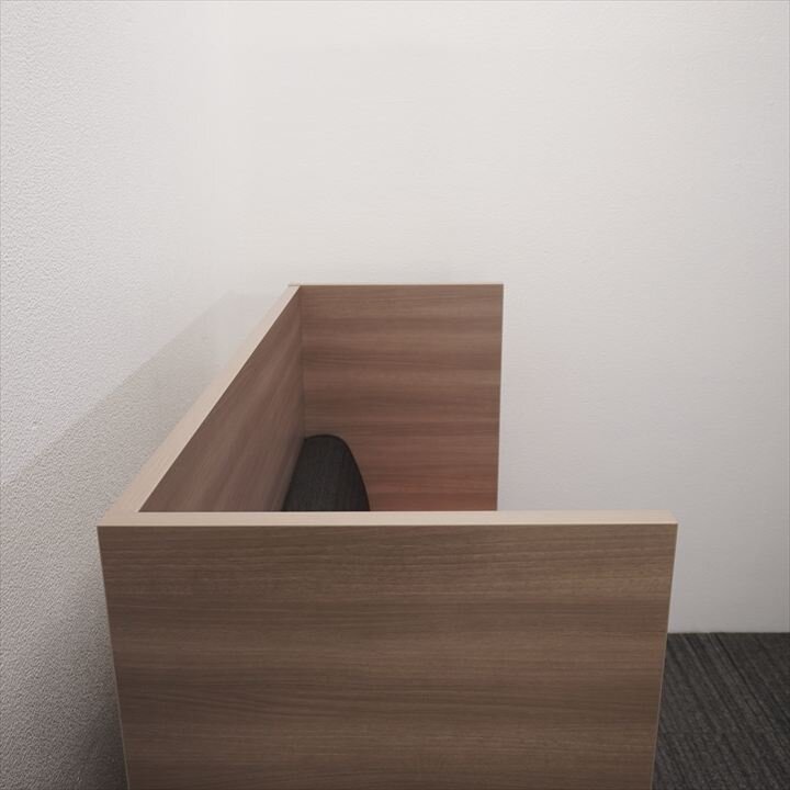 オカムラ ミーティングユニット ベンチユニット パネル付 W1400 H1215 レッド×ブラック／プライズウッド