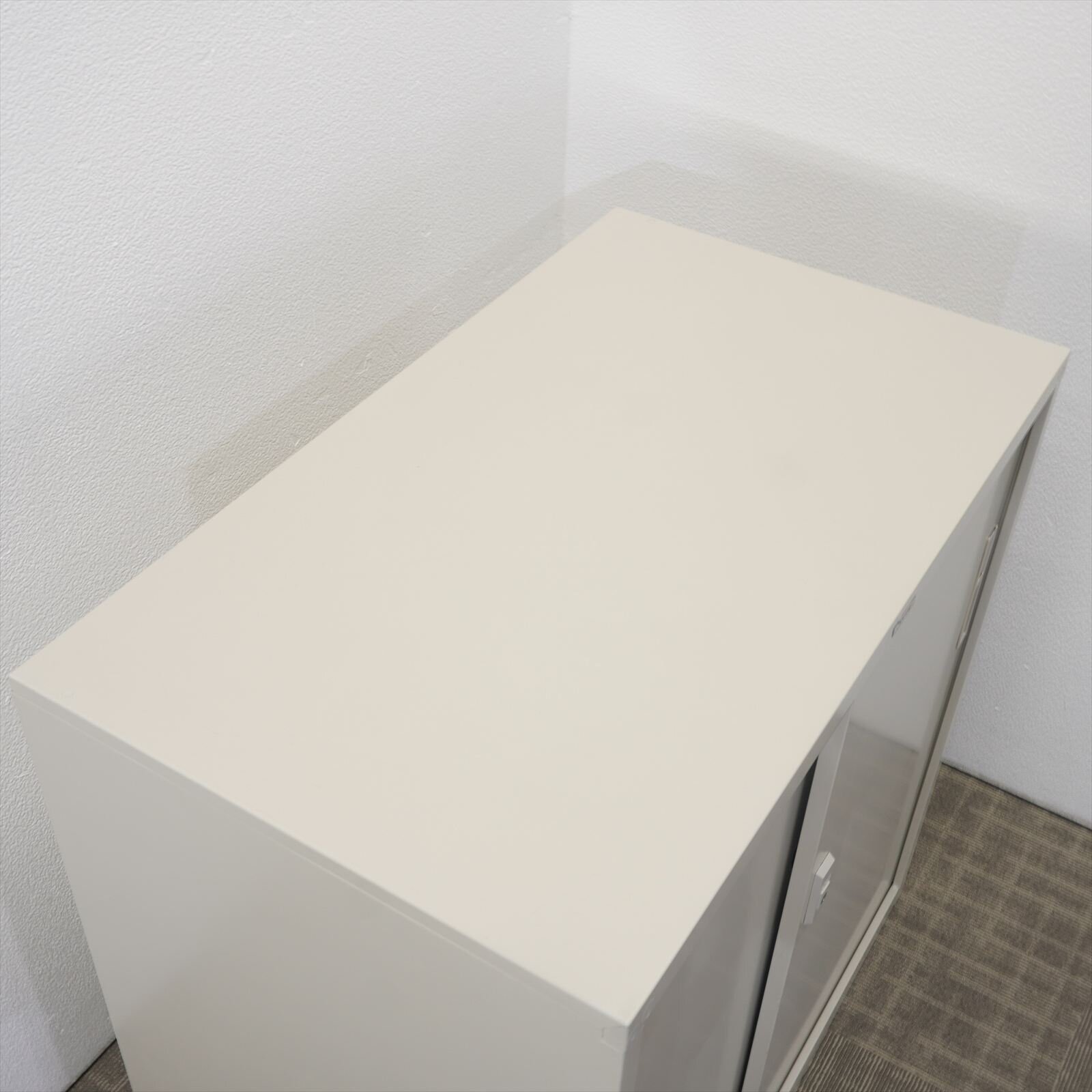 ライオン スチール扉引戸書庫 W880 D515 H880