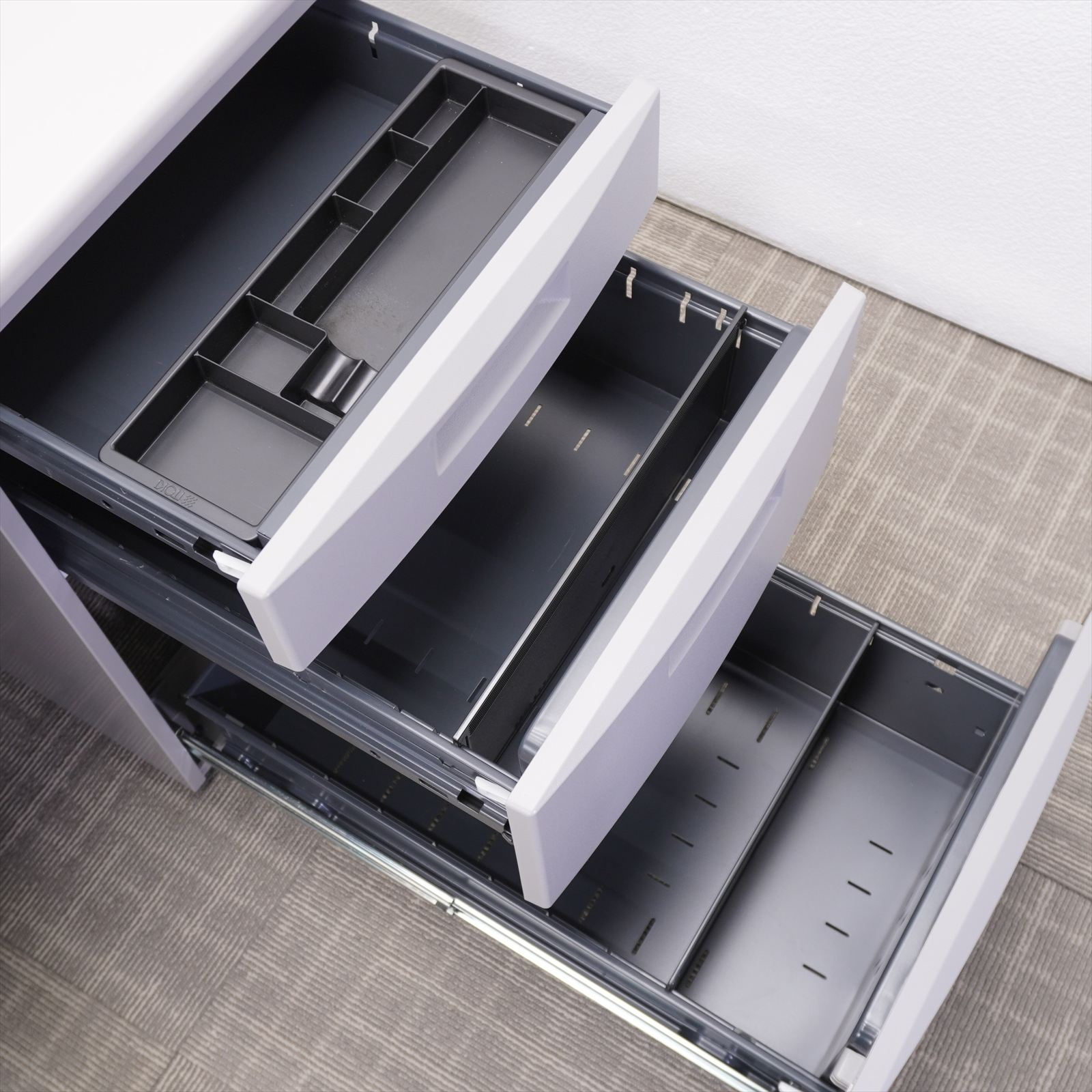 イトーキ ＣＺ 両袖机 147 H700 WE色