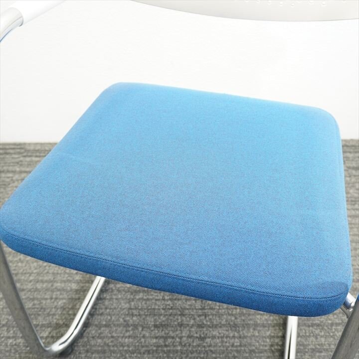 【2018年製】ヴィトラ ビザビ2 スタッキングチェア ブルー