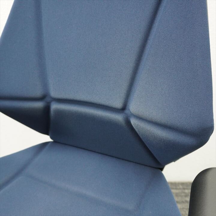 イトーキ フリップフラップ 可動肘 ハイバック ハンガー付 ネイビーブルー 特価品