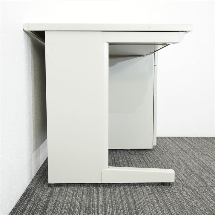 ナイキ 片袖机 107