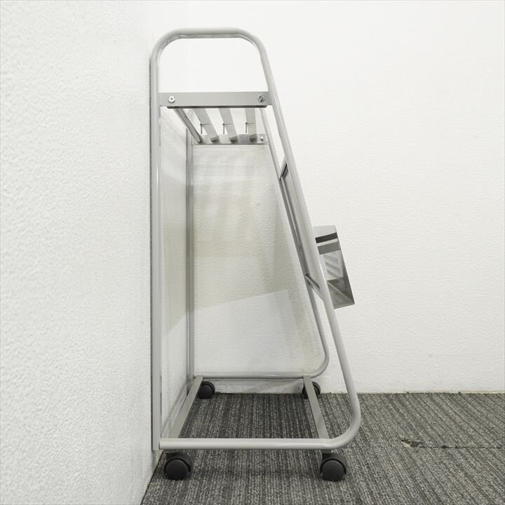 ナイキ 新聞架 W690 D370 H815 キャスター付