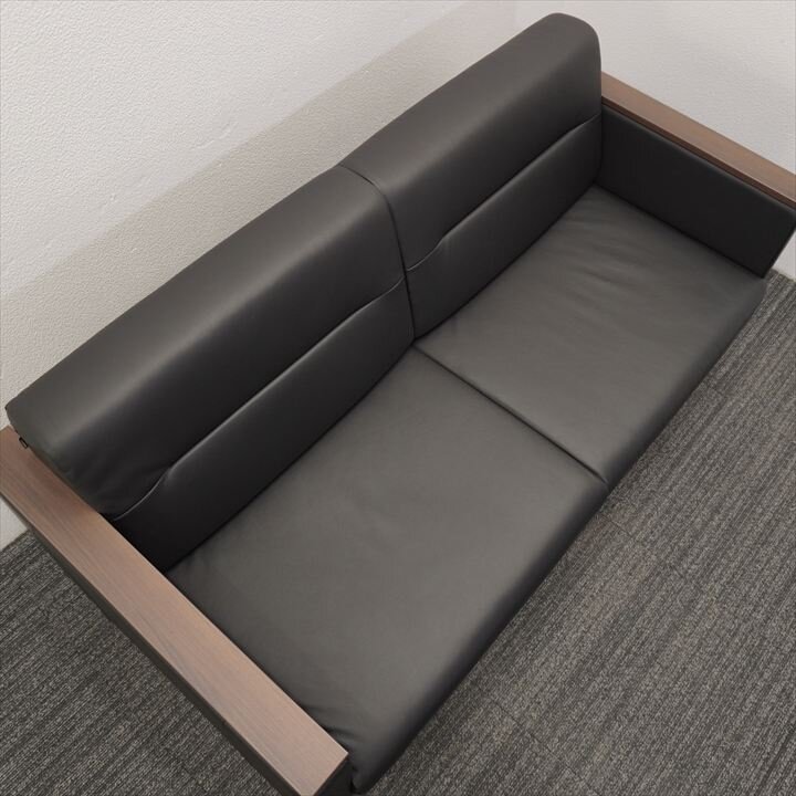 【2021年製】オカムラ S-99 2人用ソファ 革／プライズウッドダーク肘 W1500 D750 H750