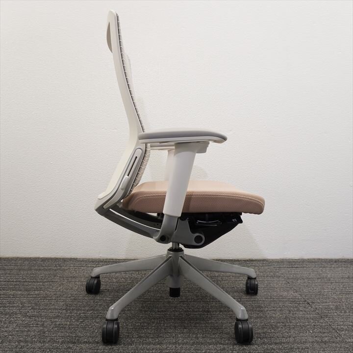オカムラ コーラル 可動肘 ハイバック ランバー付 ベージュ