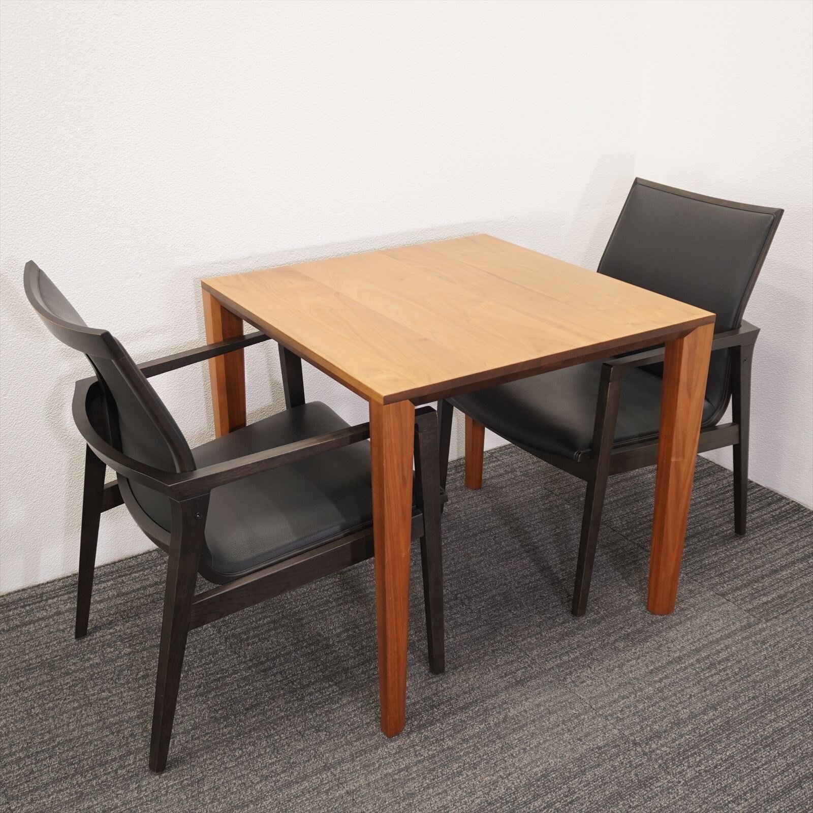 カリモク テーブル×1台 チェア(ブラック色)×2脚 3点セット