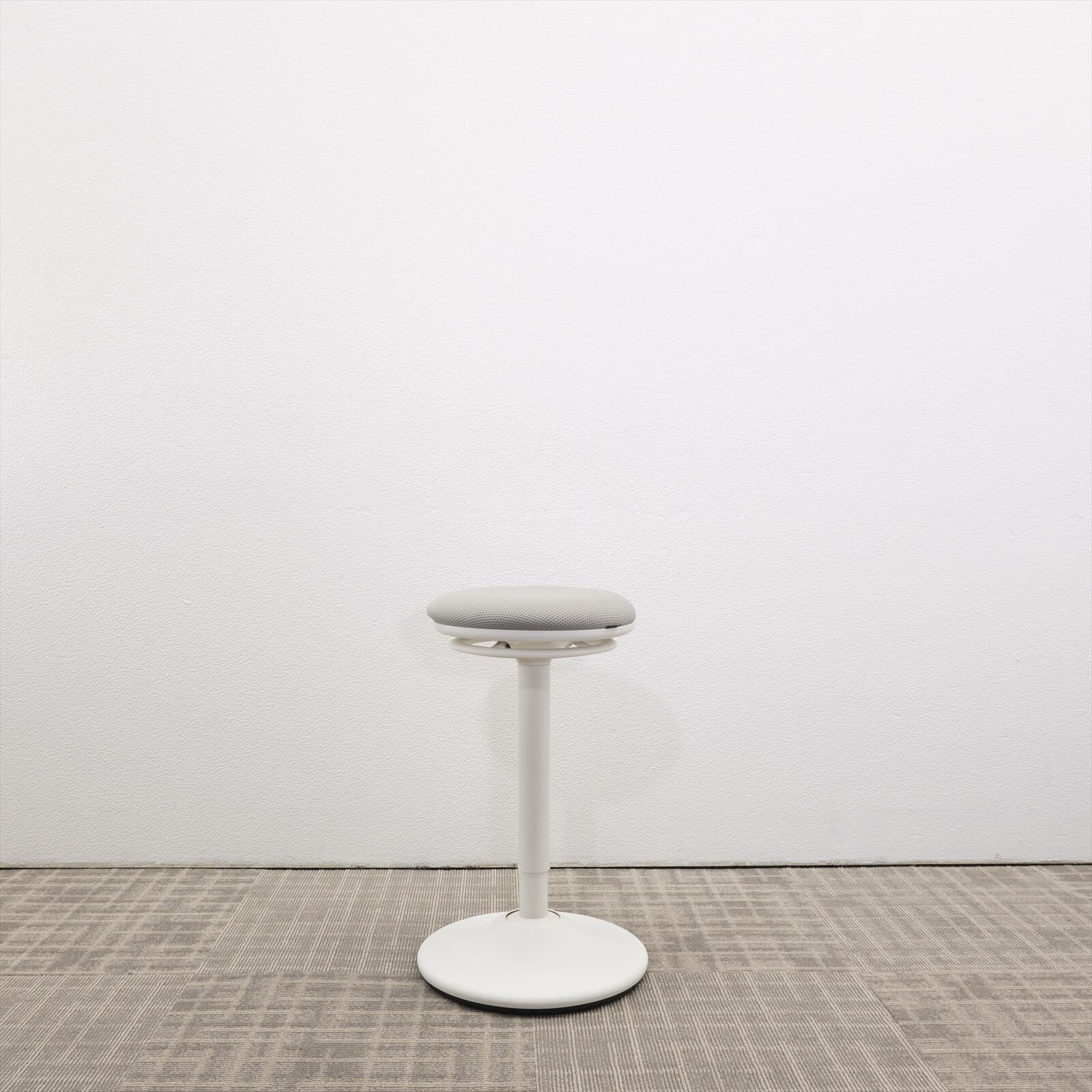 オカムラ ピルエット スイング脚スツール Φ350 H565-815 ライトグレー