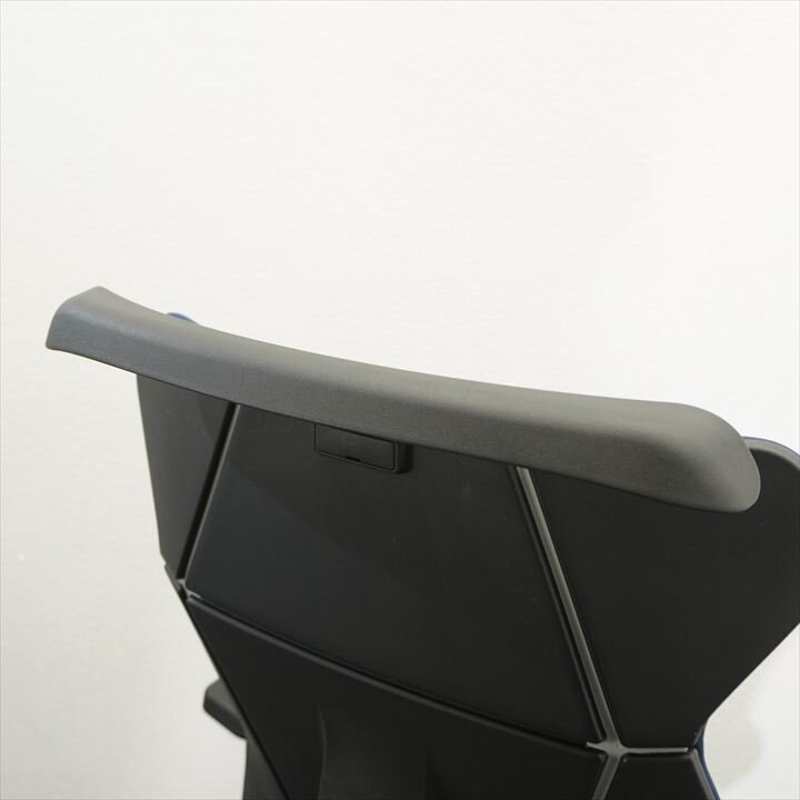 イトーキ フリップフラップ 可動肘 ハイバック ハンガー付 ネイビーブルー 特価品