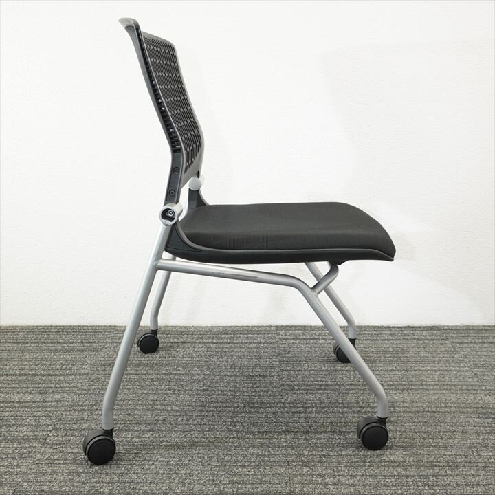 オカムラ グラータ ミーティングチェア 背ヌード ブラック