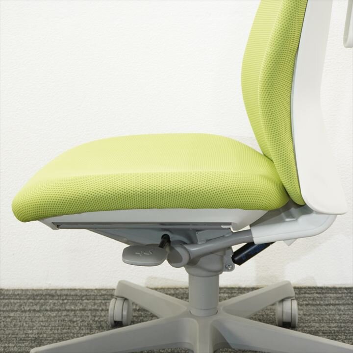 オカムラ スラート 肘無し ハンガー付 ライトグリーン ホワイトシェル