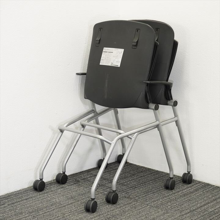 オカムラ グラータ ミーティングチェア 背パッド付ブラック