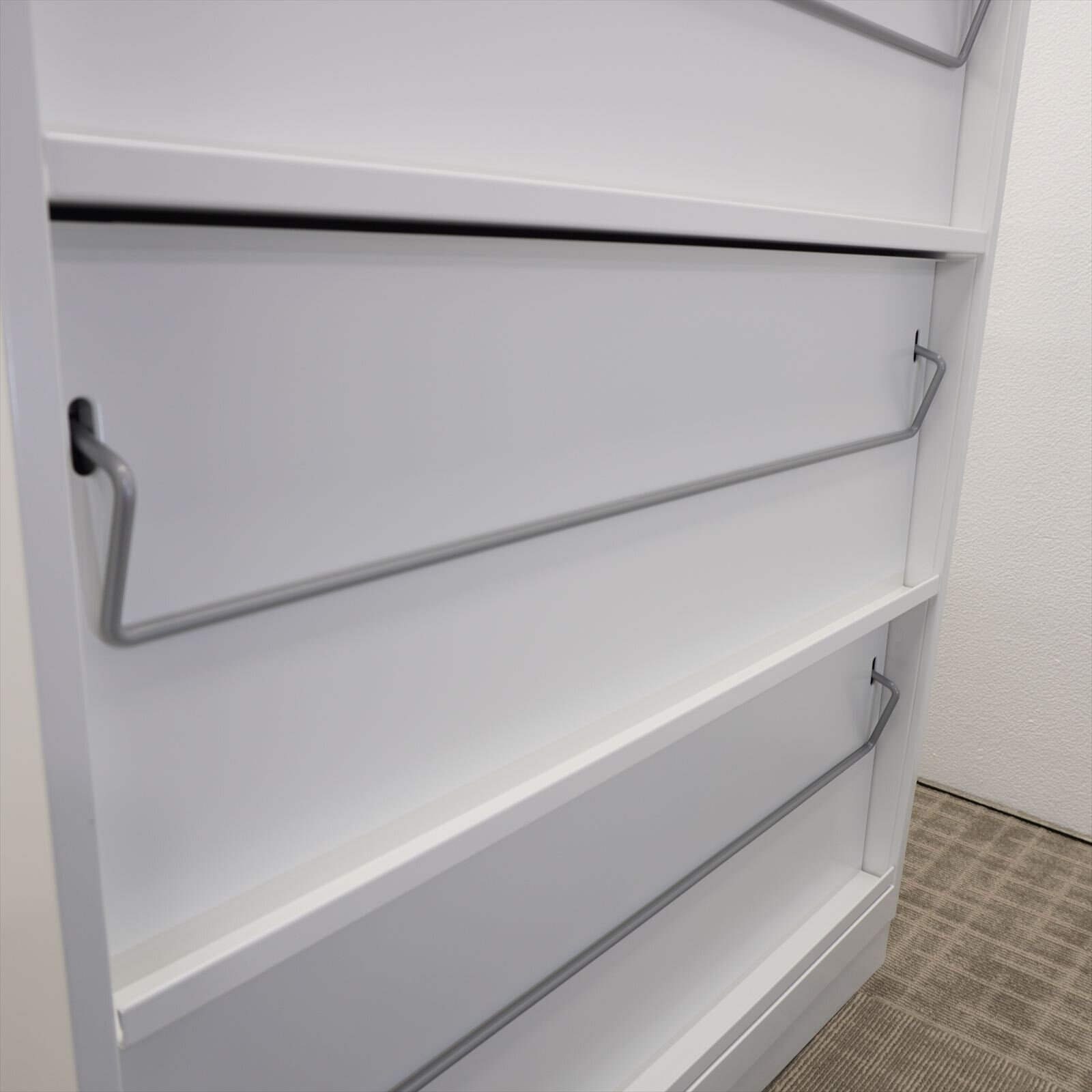 コクヨ エディア 雑誌架 天板付 W900 D450 H1130