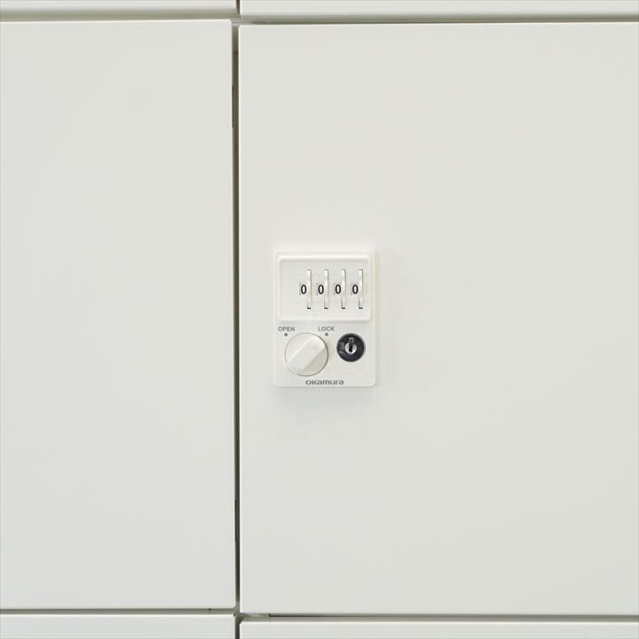 オカムラ ピクスライン ダイヤル式8人用モバイルロッカー+両開き書庫 H1800 ZA75色