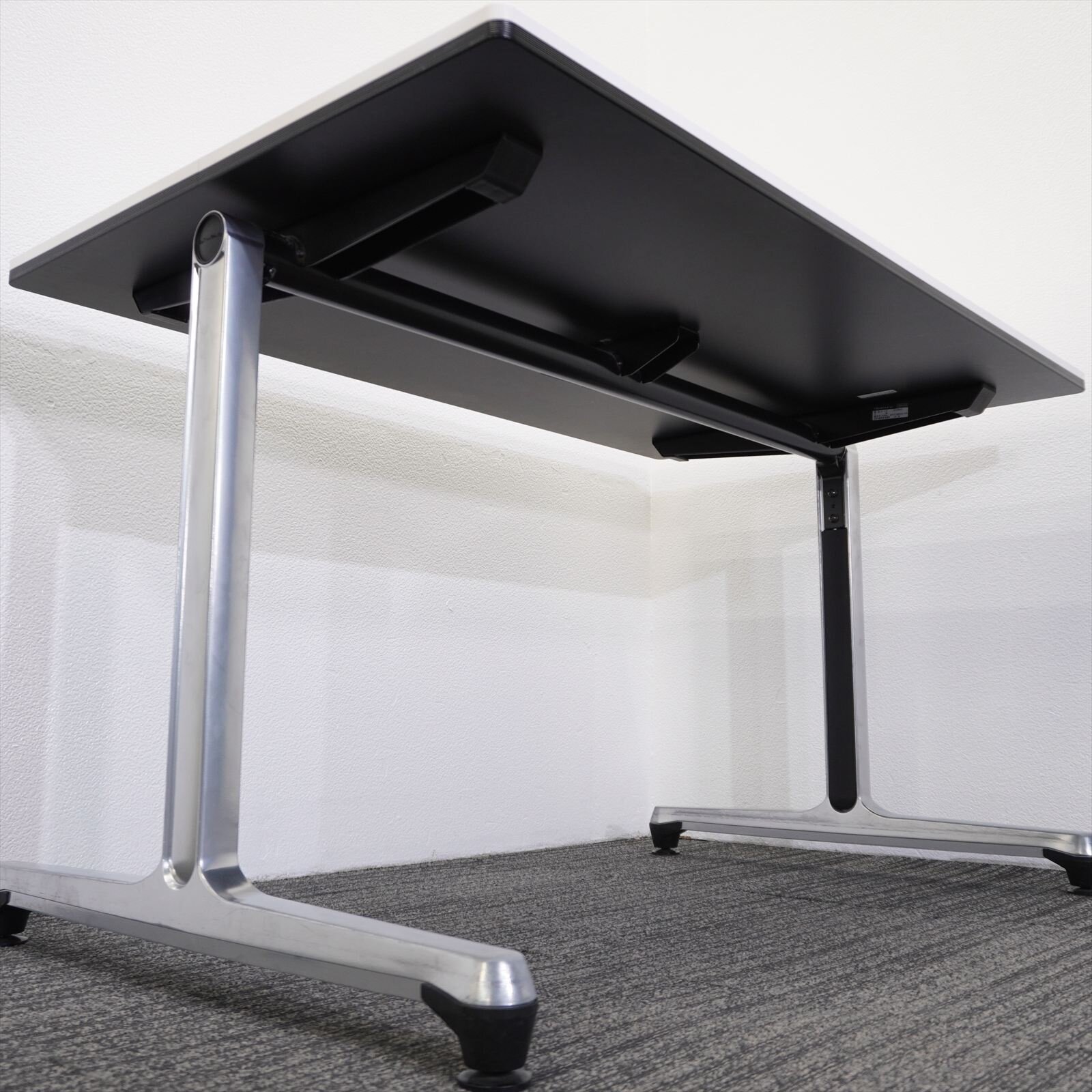 オカムラ インターアクトＭＴ ミーティングテーブル W1200 D750 H720 ホワイト