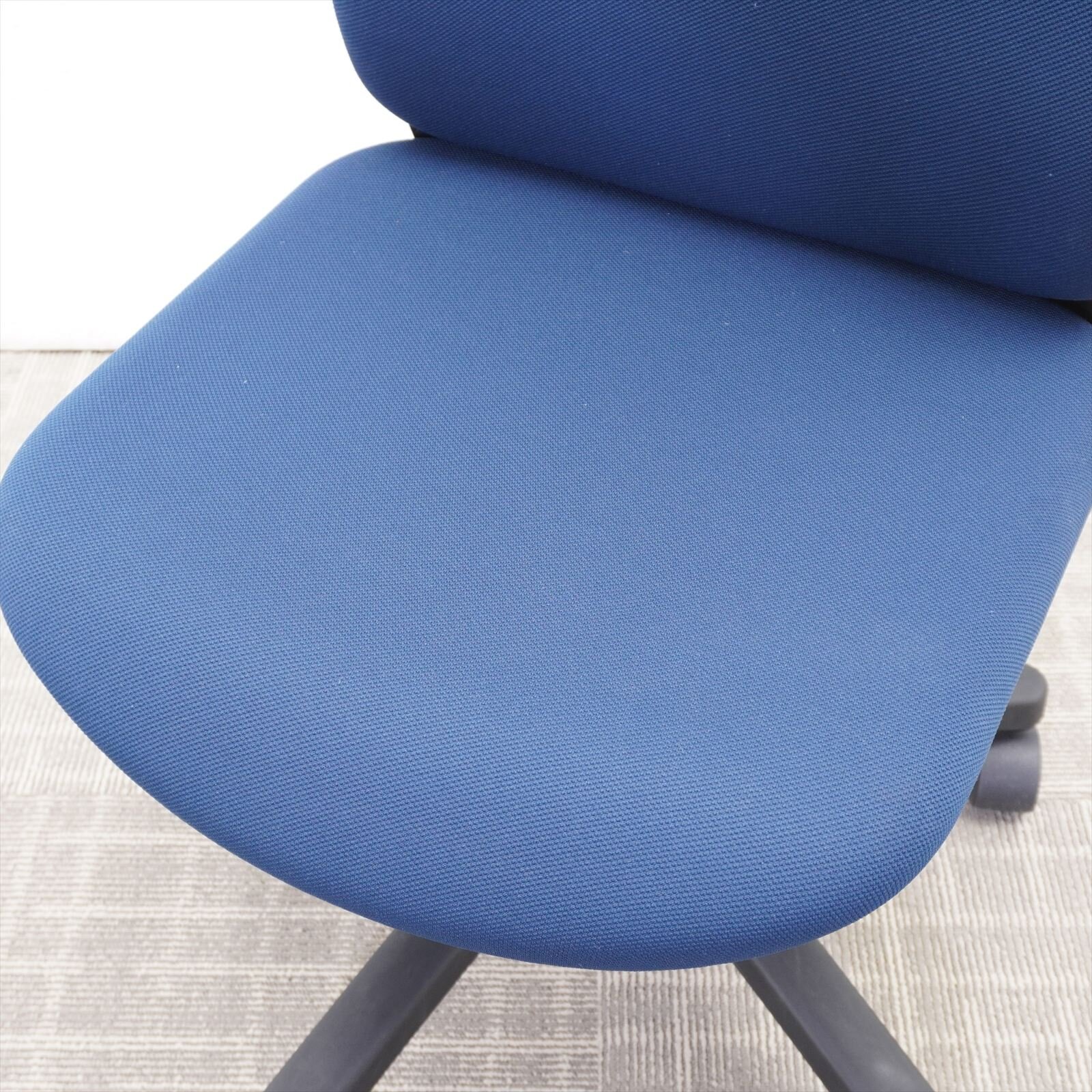 イトーキ トルテＲ ハイバック ネイビーブルー