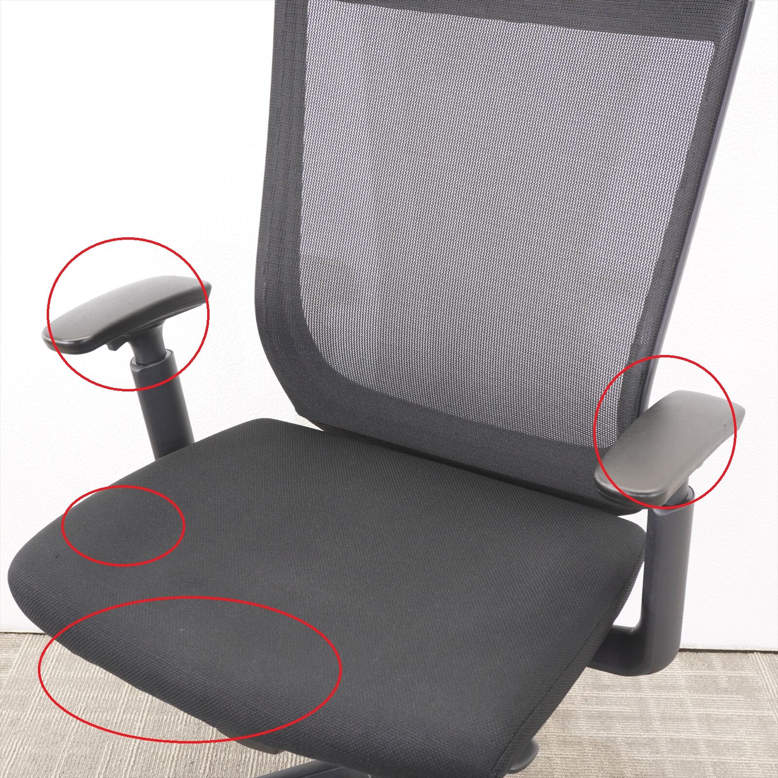 オカムラ エスクード ハイバック 可動肘 ブラック 特価品