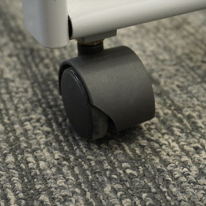 ナイキ 新聞架 W690 D370 H815 キャスター付