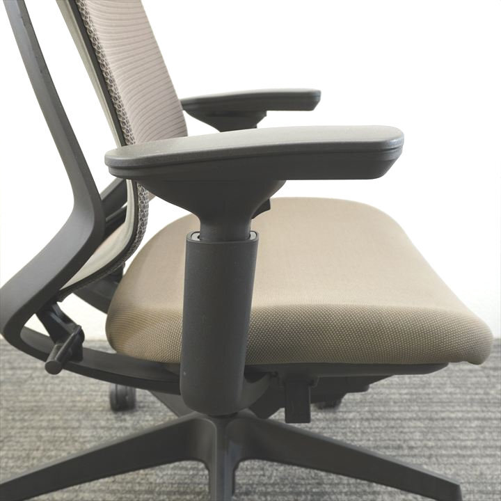 コクヨ デュオラ 稼動肘 ハイバック ブラウン