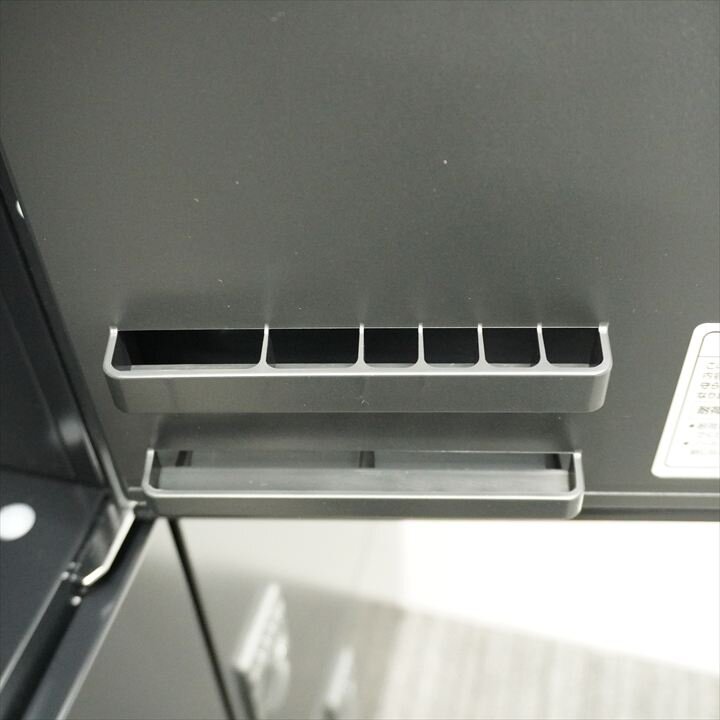 コクヨ エディア ダイヤル式6人用モバイルロッカー + ダイヤル式下段ラテラル書庫 投入口無し コンセント付 ダブルベース H1800 ブラック