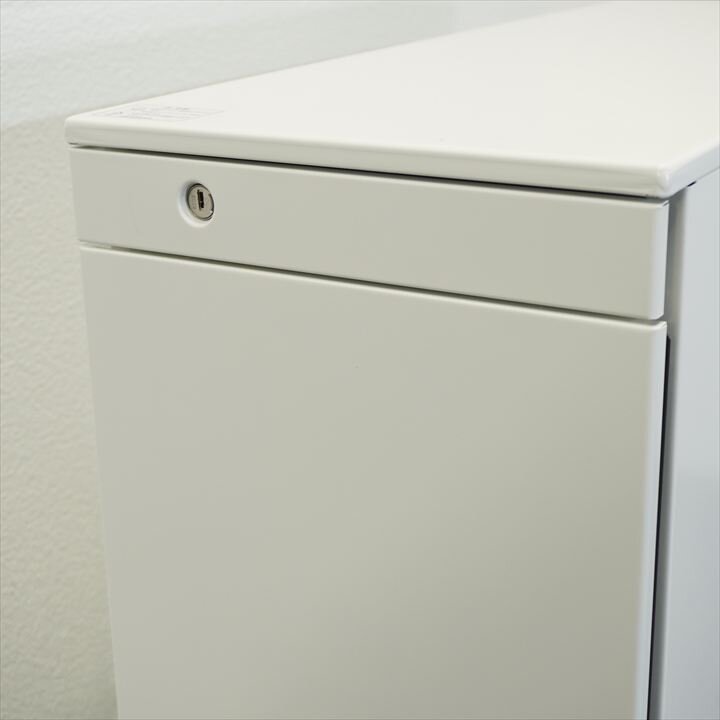 オカムラ プロユニット スリム３段ワゴン ロングタイプ サイド取手 前アジャスター H648