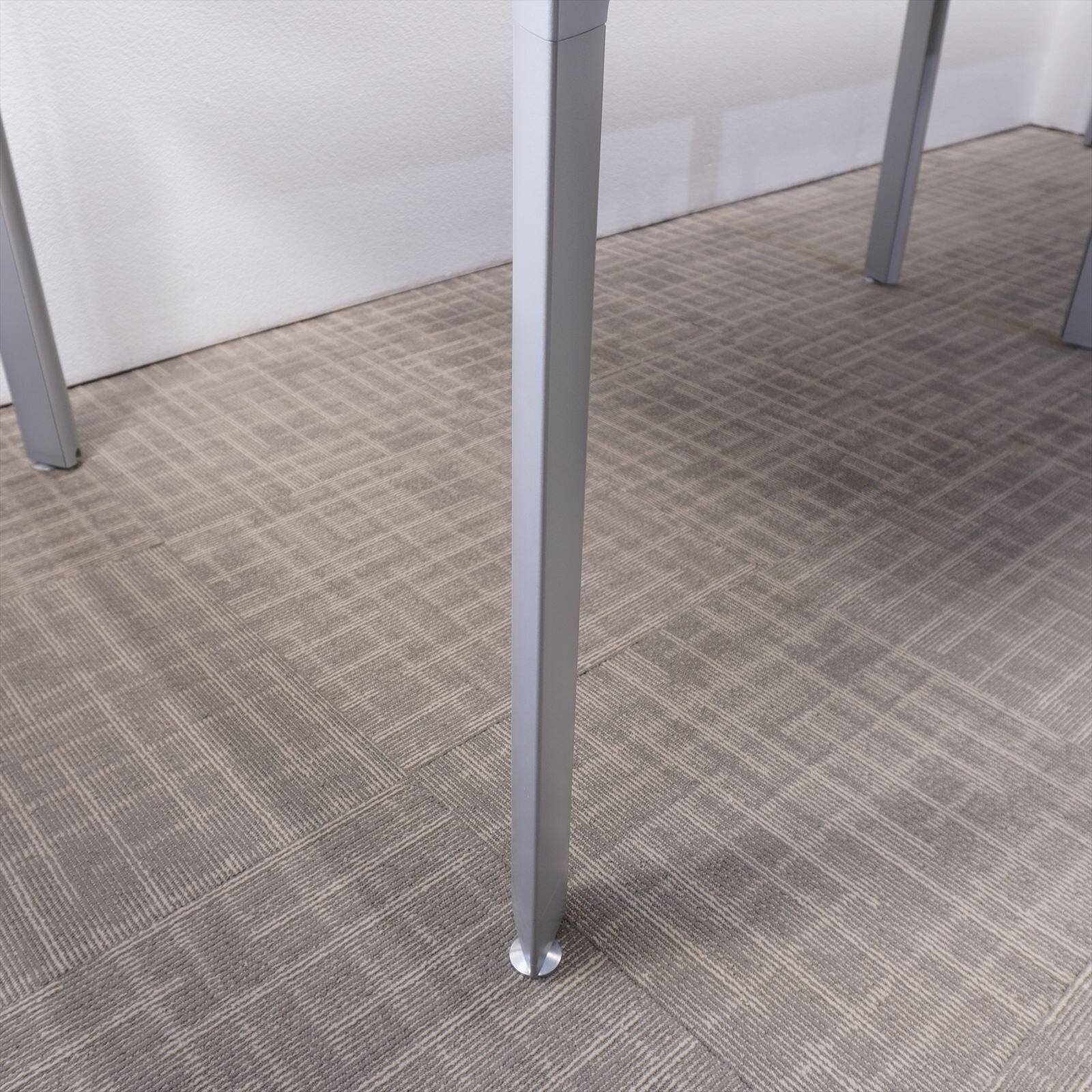 オカムラ　EX-F300　ミーティングテーブル　W3000D1050H720　ホワイト　特価品