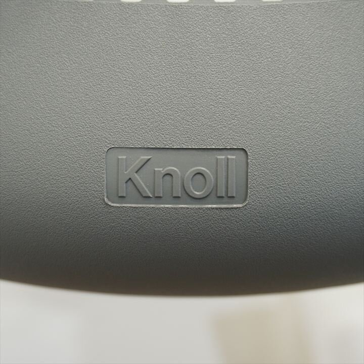 【B級／未使用品】イトーキ取扱 Knoll(ノル) マルチジェネレーション スツールタイプ バーハイト シルバー塗装脚 ダークグレー