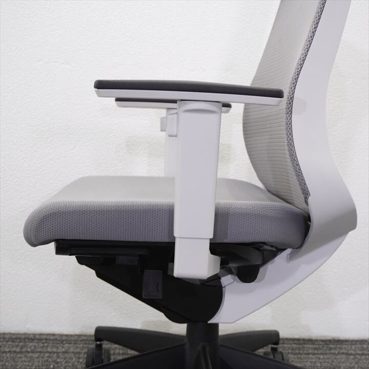 コクヨ シロッコ 可動肘 ホワイトグレー