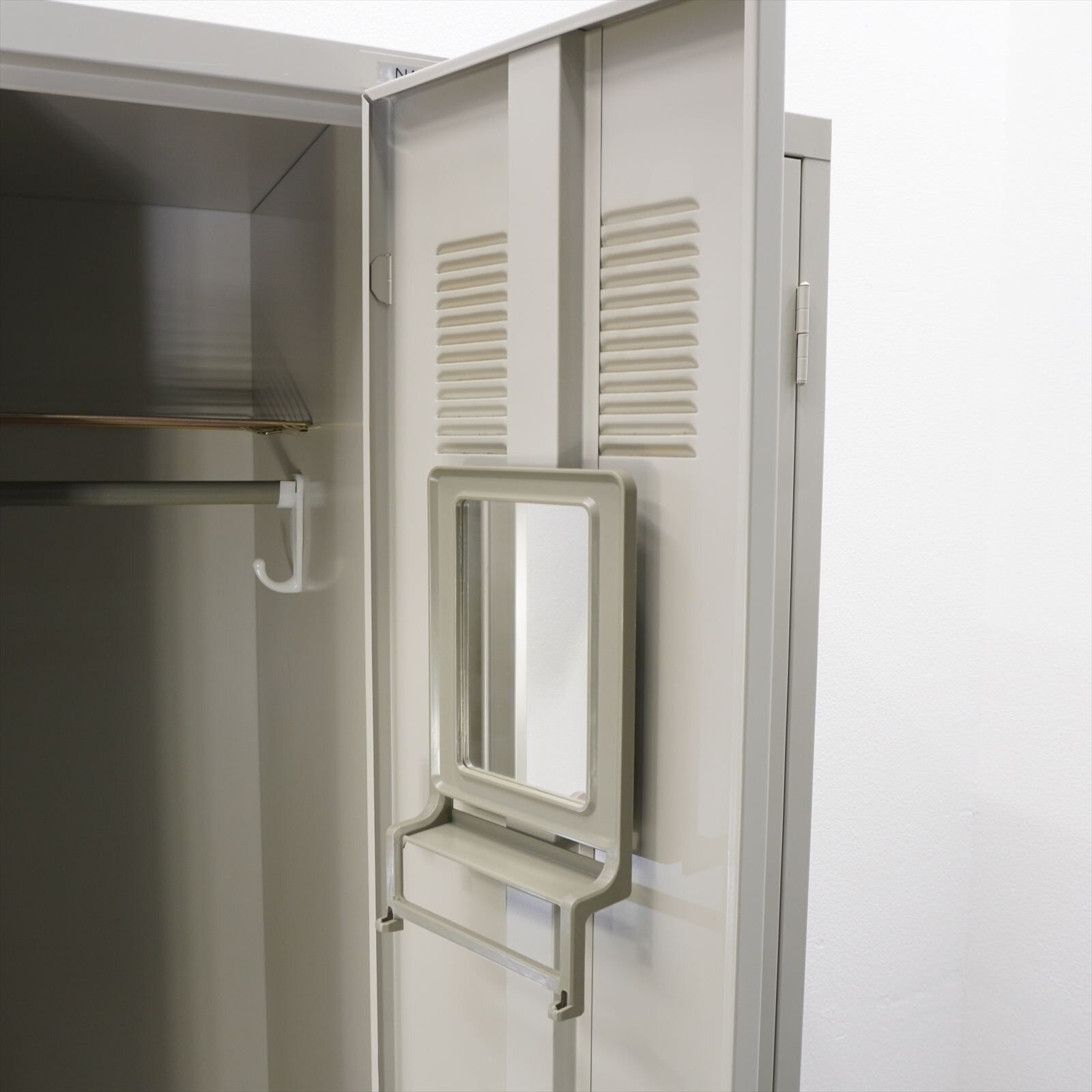 ナイキ ２人用ロッカー