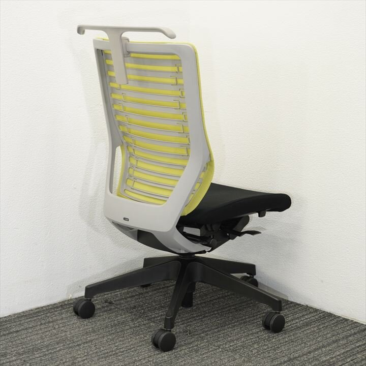 イトーキ エピオス ハイバック ハンガー付 ブライトモスグリーン/ブラック