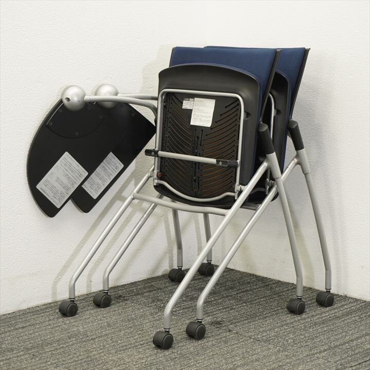 イトーキ マノス ミーティングチェア 背パッド付 メモ台付 ネイビーブルー ブラックシェル