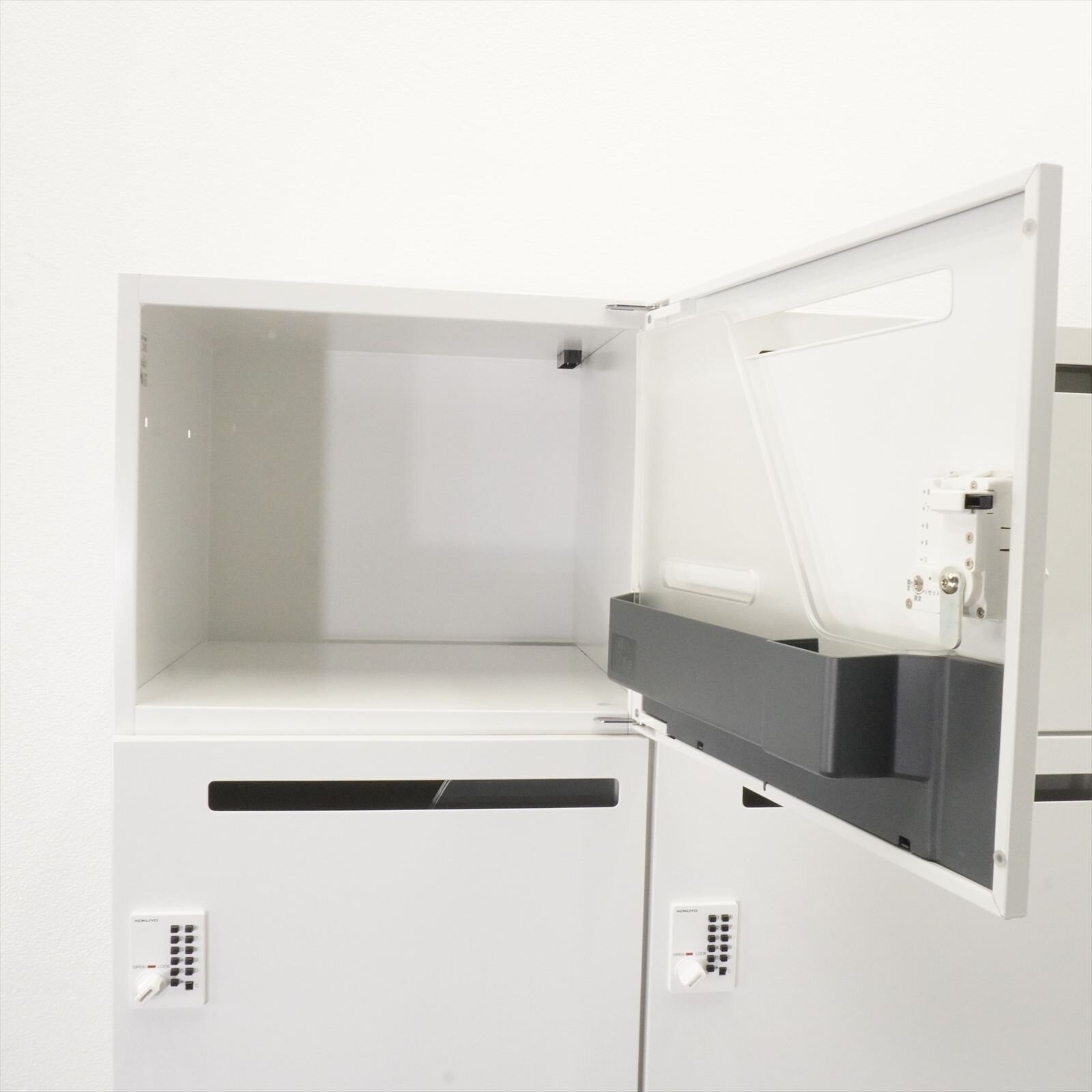 コクヨ イノン プッシュオート式8人用パーソナルロッカー ４台セット H1540