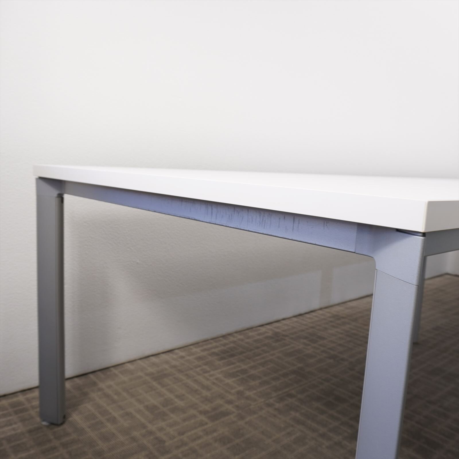 オカムラ　EX-F300　ミーティングテーブル　W3000D1050H720　ホワイト　特価品