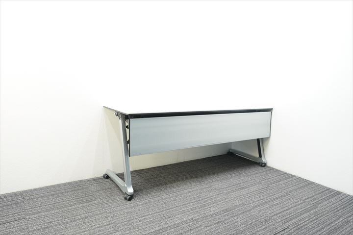 オカムラ インターアクトプロ フラップテーブル 1860 幕板付 棚板なし 配線ダクト無し ホワイト