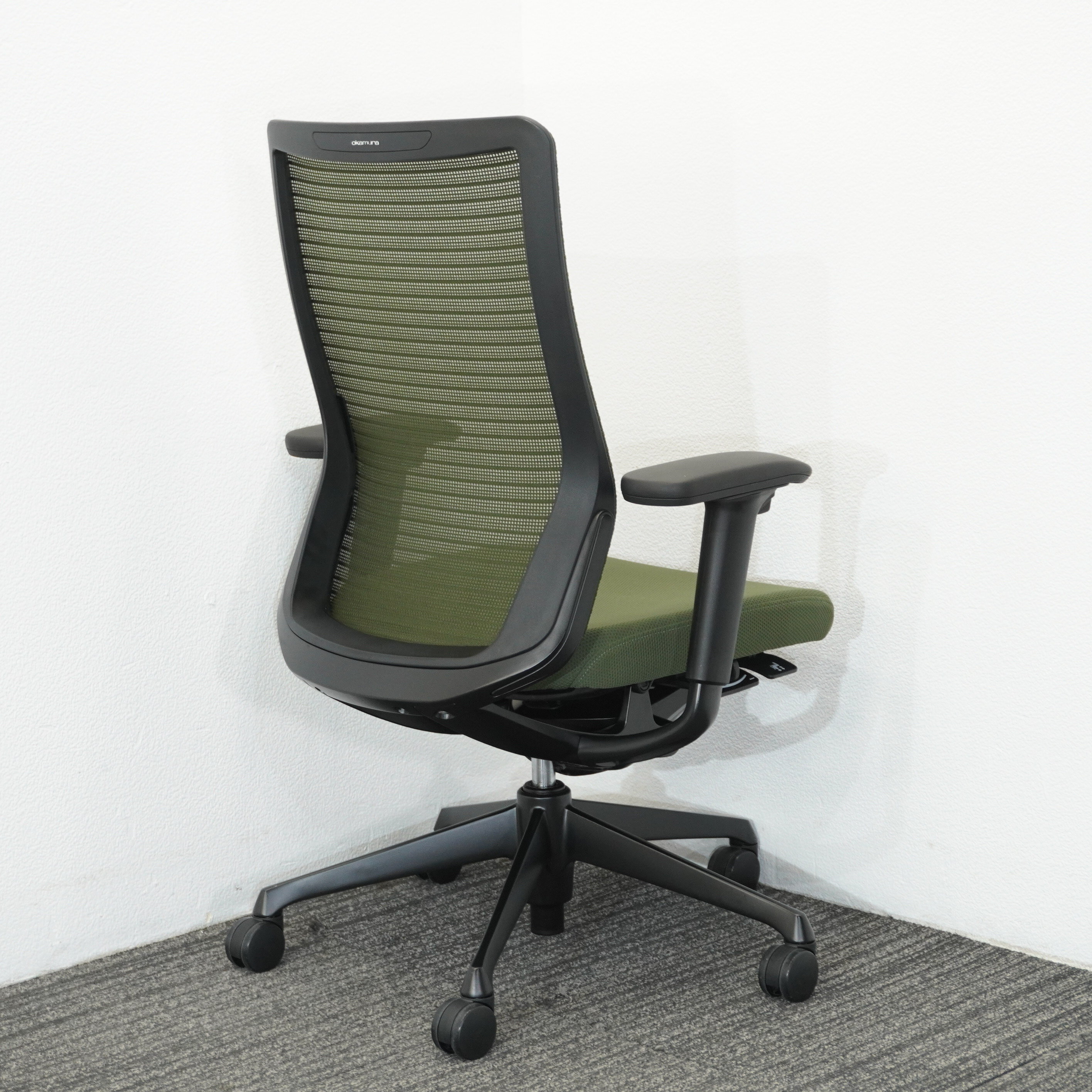 オカムラ コーラル 可動肘 ハイバック メッシュタイプ ダークグリーン